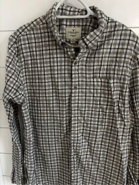 American Eagle Outfitters Men’s large Gray Plaid Button-Up Shirt